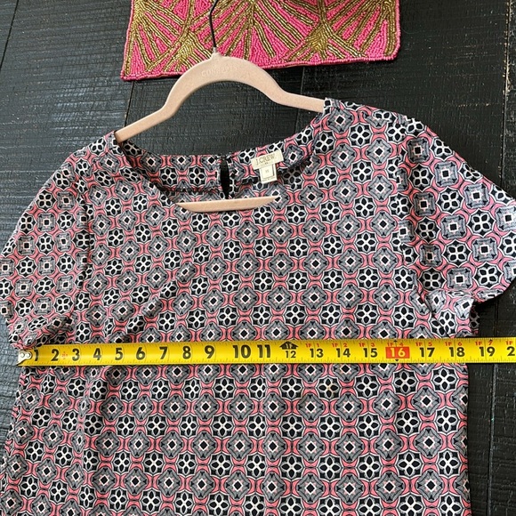 J. Crew Pink and Navy Diamond Pattern Blouse - Size XS - Picture 6 of 9